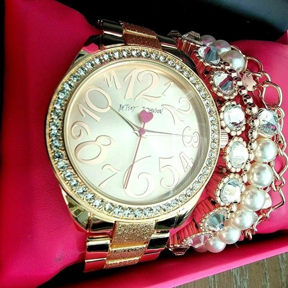 BETSEY JOHNSON CRYSTAL BEZEL ROSE-GOLD WATCH W/BRACELETS BOXED SET NEW!! $120+ - Picture 5 of 9